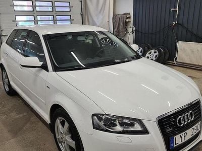 Vit Begagnad 2011 Audi A3 Sportback Attraction Halvkombi | 84 900 kr (Lite dyr)