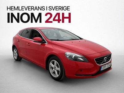 Begagnad Volvo V40 Momentum 150 HK (110 kW) 2014 Röd Halvkombi