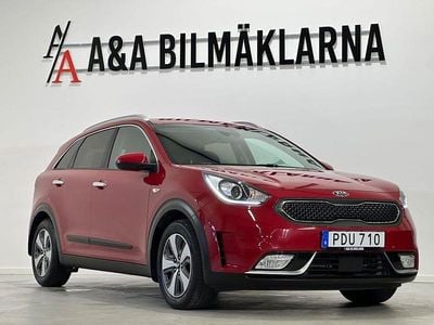 Röd Begagnad 2016 Kia Niro Advance SUV | 139 800 kr (Lite dyr)