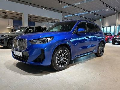 Blå Begagnad 2024 BMW iX1 M Sport SUV | 499 000 kr (Marknadspris)