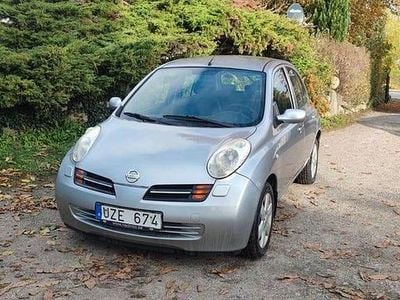 Begagnad Nissan Micra 80 HK (58 kW) 2004 Silver Halvkombi