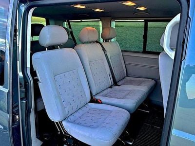 Mörkgrå Begagnad 2007 VW Transporter Van | 129 000 kr (Dyr)