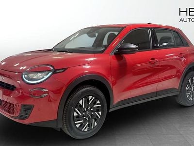 Röd (red) Ny 2025 Fiat 600 Lounge SUV | 305 800 kr