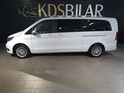 Mercedes V220