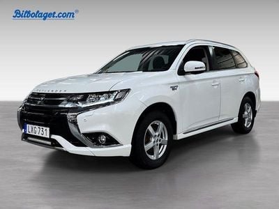 Vit Begagnad 2016 Mitsubishi Outlander SUV | 149 000 kr