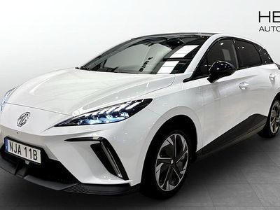 Vit Begagnad 2022 MG MG4 EV Luxury Halvkombi | 259 900 kr (Marknadspris)