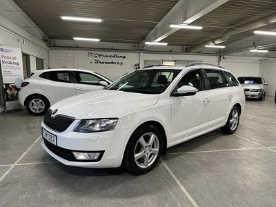 Begagnad Skoda Octavia Ambition 110 HK (80 kW) 2015 Vit Kombi