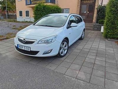 Vit Begagnad 2012 Opel Astra Enjoy Kombi | 51 000 kr