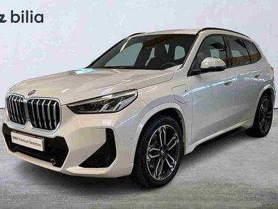 Vit Begagnad 2025 BMW X1 Shadowline SUV | 528 500 kr (Marknadspris)