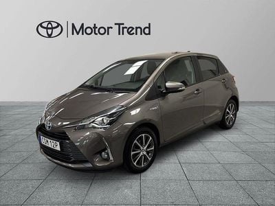 Begagnad Toyota Yaris Hybrid 102 HK (75 kW) 2019 Grå