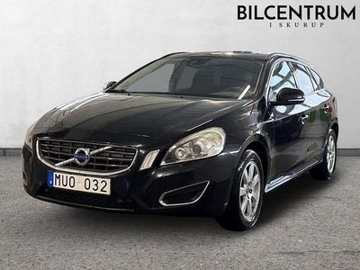 Svart Begagnad 2013 Volvo V60 Momentum Kombi | 69 900 kr (Marknadspris)