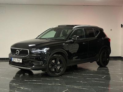 Svart Begagnad 2020 Volvo XC40 Momentum SUV | 329 900 kr (Marknadspris)