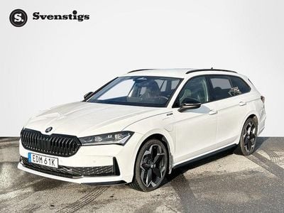 Vit Begagnad 2025 Skoda Superb SportLine Kombi | 449 000 kr (Dyr)