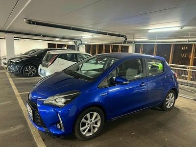 Begagnad Toyota Yaris Hybrid 101 HK (74 kW) 2017 Halvkombi