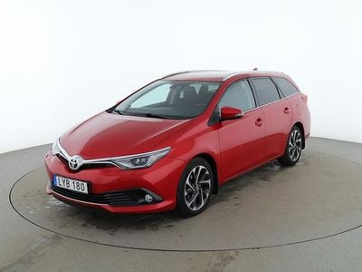 Mörkröd Begagnad 2015 Toyota Auris Touring Sports Active Kombi | 105 000 kr