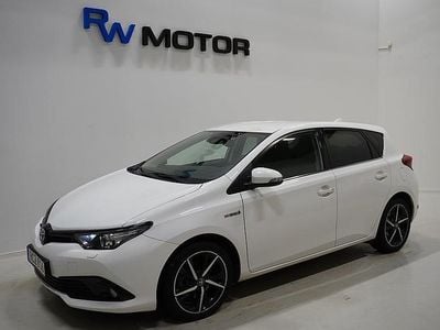 Vit Begagnad 2018 Toyota Auris Hybrid Comfort Halvkombi | 159 800 kr (Marknadspris)