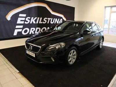 Svart Begagnad 2018 Volvo V40 CC Kombi | 219 900 kr (Marknadspris)
