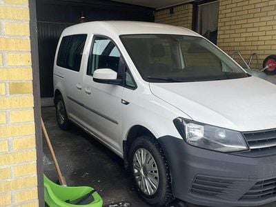 Begagnad VW Caddy 102 HK (75 kW) 2020 Minibuss
