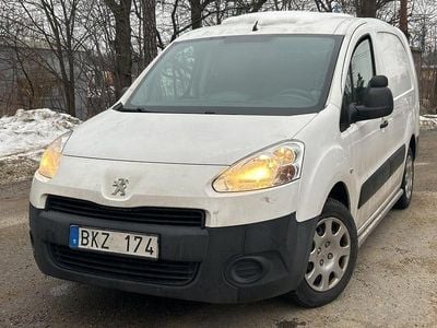 Vit Begagnad 2013 Peugeot Partner Minibuss | 24 500 kr