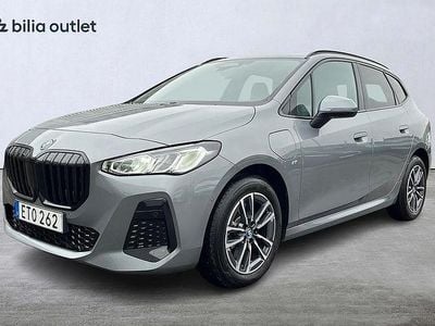 Begagnad BMW 230e Active Tourer M Sport 326 HK (239 kW) 2023 Grå Minibuss