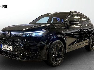 Svart Begagnad 2025 VW Tiguan R-line SUV | 489 900 kr (Marknadspris)