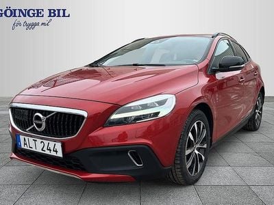 Röd Begagnad 2018 Volvo V40 Halvkombi | 219 900 kr (Lite dyr)