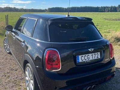 Begagnad 2018 Mini Cooper S Halvkombi | 149 000 kr