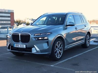Grå samma som bilen Begagnad 2023 BMW X7 Comfort Edition SUV | 790 000 kr (Marknadspris)