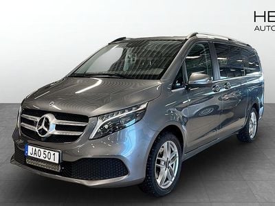 Begagnad Mercedes V300 Avantgarde 237 HK (174 kW) 2023 Grå Minibuss