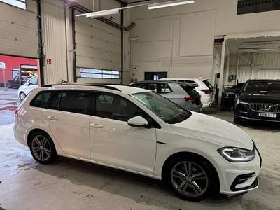 Begagnad VW Golf VII R-line 150 HK (110 kW) 2020 Vit Kombi