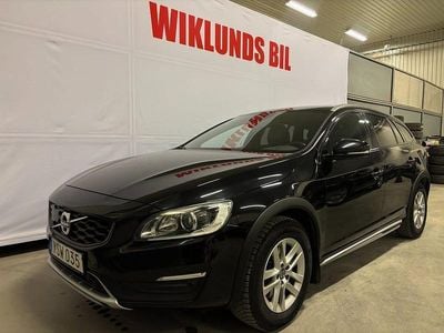 Svart Begagnad 2017 Volvo V60 CC Standard Kombi | 219 900 kr (Lite dyr)
