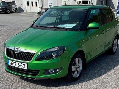 Grön Begagnad 2014 Skoda Fabia Ambiente Halvkombi | 64 900 kr (Lite dyr)