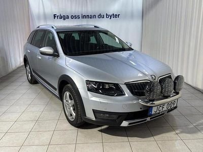 Begagnad Skoda Octavia Scout 184 HK (135 kW) 2015 Silver Kombi