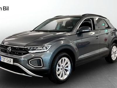 Grå Begagnad 2024 VW T-Roc Life SUV | 309 900 kr (Dyr)