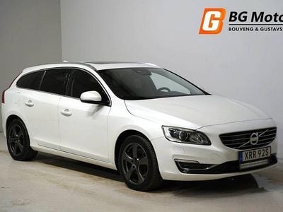 Vit Begagnad 2015 Volvo V60 Summum Kombi | 144 900 kr
