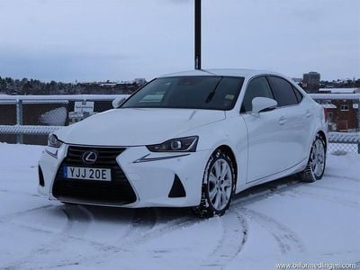 Vit Begagnad 2018 Lexus IS300h Sedan | 259 000 kr (Lite dyr)