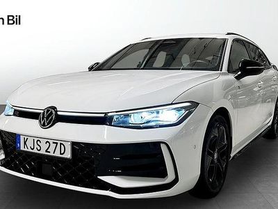 Vit Begagnad 2025 VW Passat R-line Kombi | 429 500 kr (Dyr)