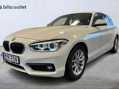 Vit Begagnad 2019 BMW 118 Advantage Halvkombi | 189 900 kr (Marknadspris)