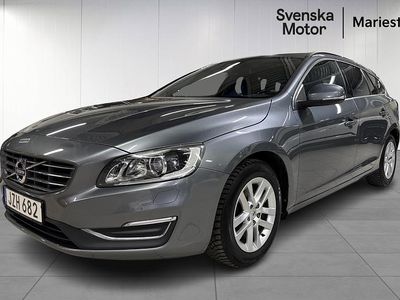 Grå Begagnad 2015 Volvo V60 Kombi | 119 200 kr (Marknadspris)