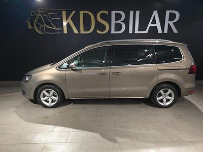 Begagnad VW Sharan 150 HK (110 kW) 2015 Ljusbrun Minibuss