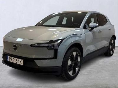 Grå Begagnad 2024 Volvo EX30 Single Motor Extended Range SUV | 324 900 kr (Marknadspris)