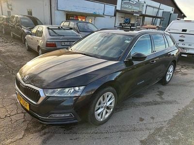 Svart Begagnad 2022 Skoda Octavia G-TEC Style Kombi | 95 000 kr (Superpris)