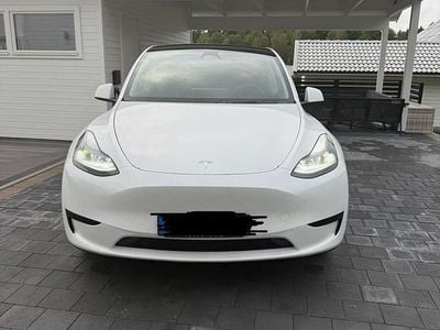 Begagnad 2024 Tesla Model Y Standard Range SUV | 399 995 kr (Marknadspris)