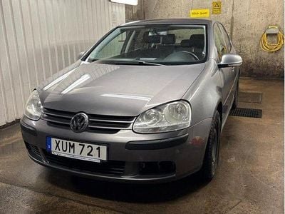 Grå Begagnad 2006 VW Golf V Halvkombi | 24 990 kr (Marknadspris)