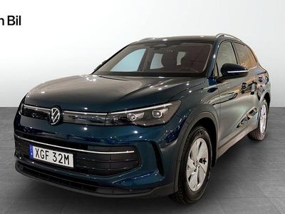 Mörkblå Begagnad 2024 VW Tiguan Life SUV | 369 900 kr (Marknadspris)