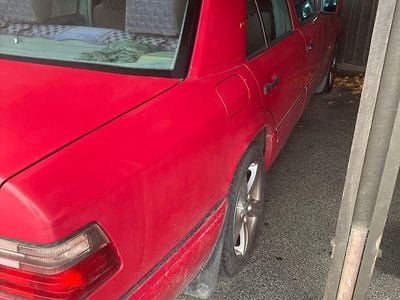 Begagnad 1995 Mercedes E200 Sedan | 60 000 kr