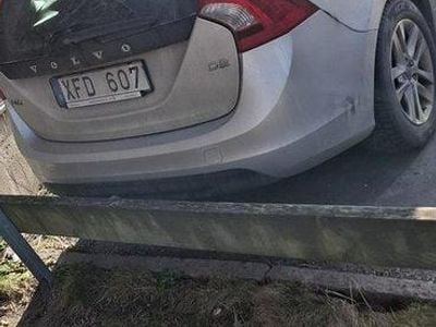 Grå Begagnad 2013 Volvo V60 Kombi | 115 000 kr (Marknadspris)