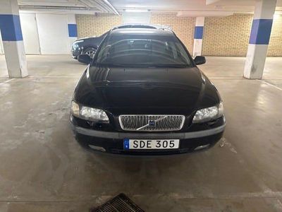 Begagnad 2001 Volvo V70 Kombi | 35 000 kr
