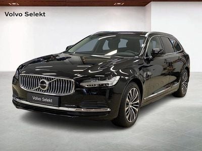 Svart Begagnad 2023 Volvo V90 Core Kombi | 389 000 kr (Marknadspris)