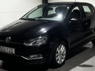 Svart Begagnad 2016 VW Polo Halvkombi | 99 900 kr (Marknadspris)
